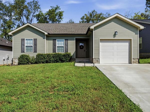 664 Cherry Blossom Road , Bowling Green, KY 42103