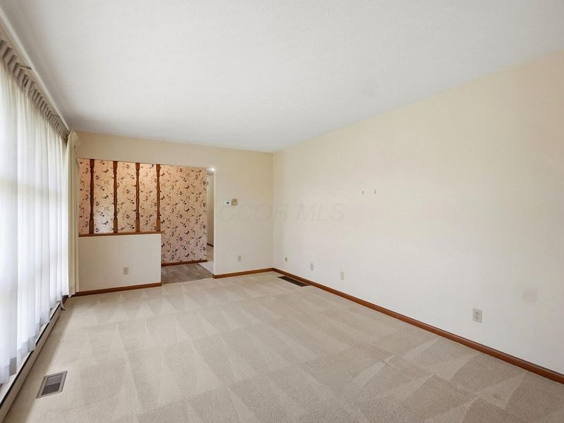 315 Simpson Road, London, OH 43140 Photo 6
