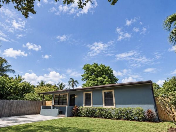 1142 Chateau Park Drive, Fort Lauderdale, FL 33311