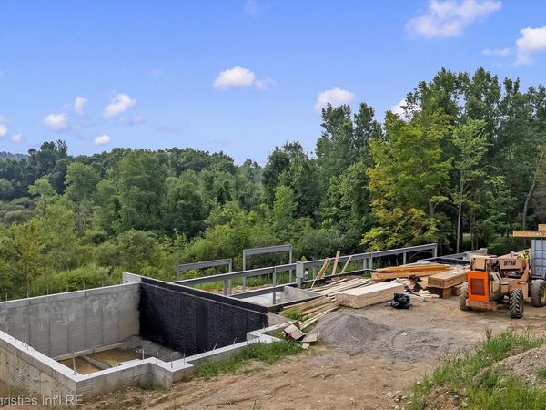 1246 Lake Forest Way, Milford Township, Mi 48380