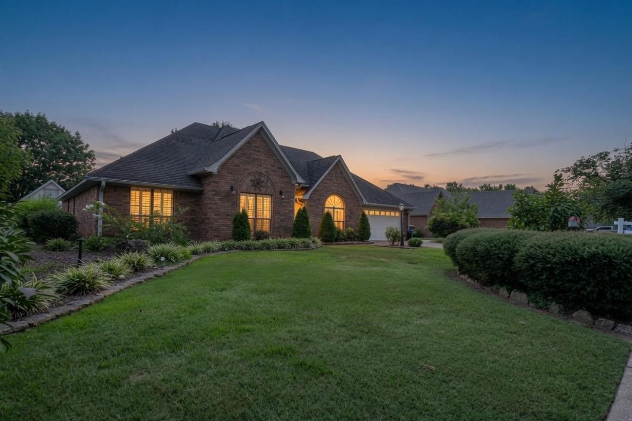 3626 Appling Lake Dr, Bartlett, TN 38133 Main Photo