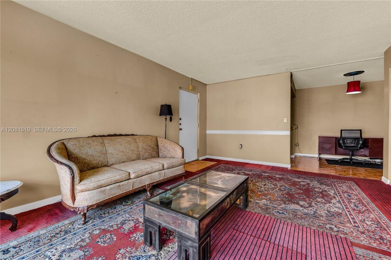 7110 Fairway Dr, Unit L12, Miami Lakes, FL 33014 Photo