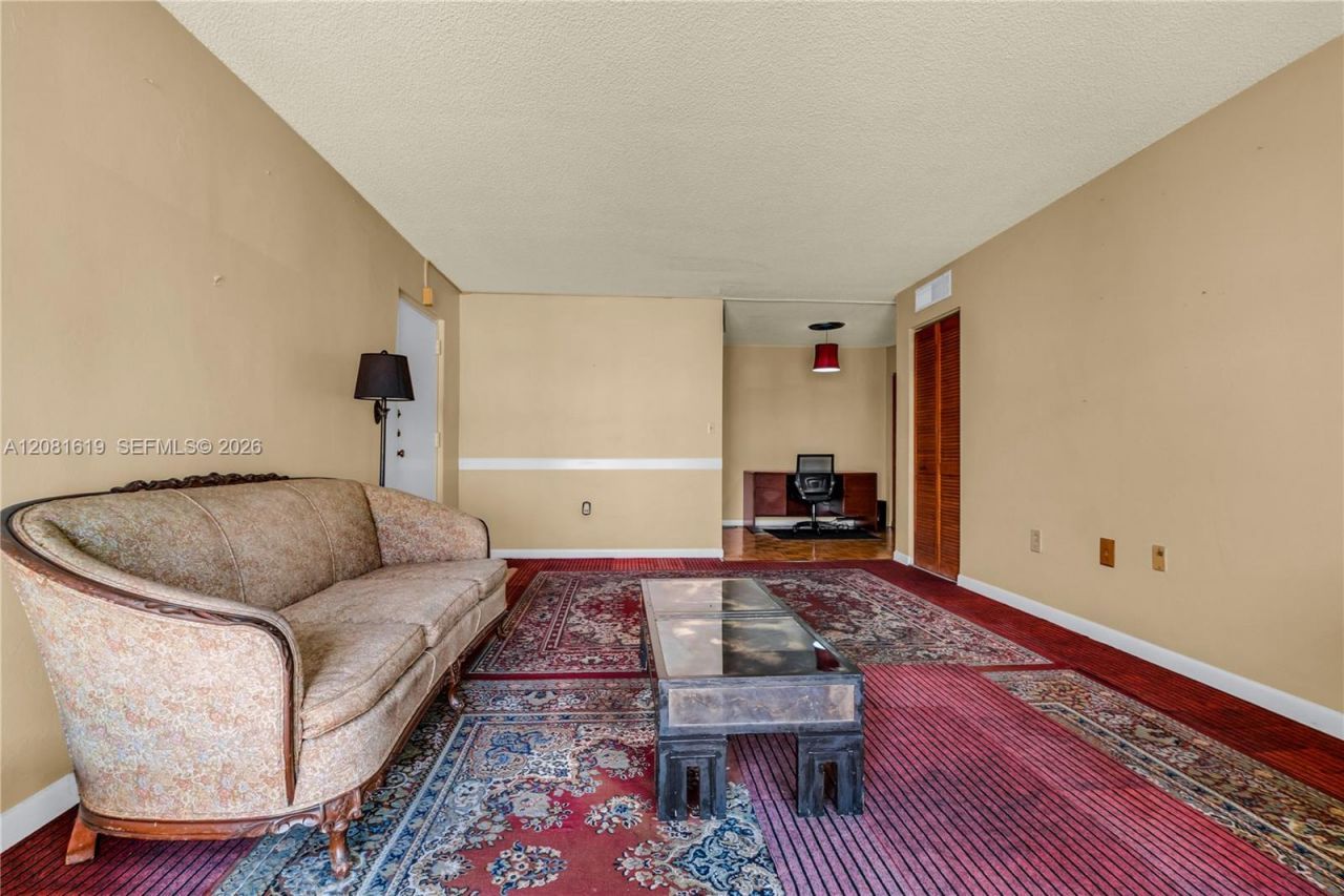 7110 Fairway Dr, Unit L12, Miami Lakes, FL 33014 Photo
