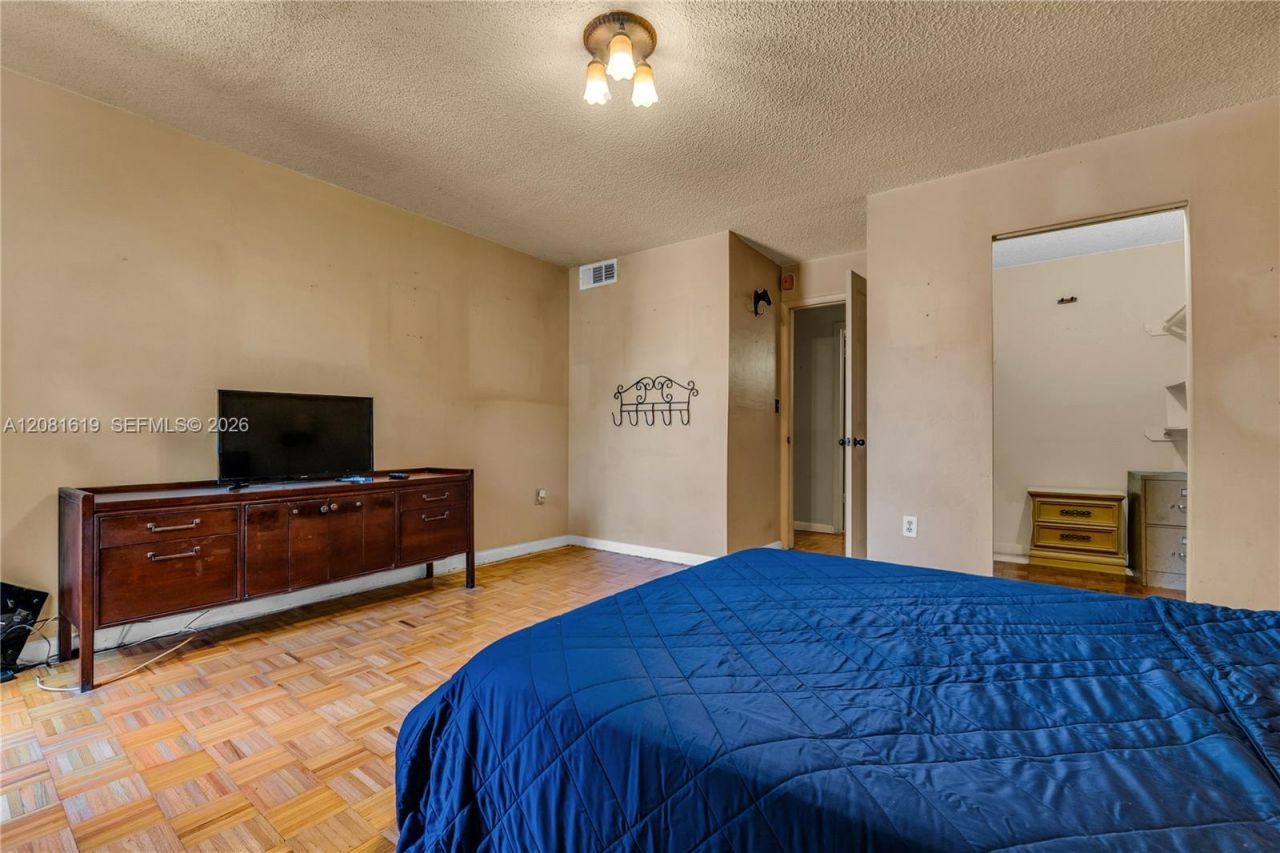 7110 Fairway Dr, Unit L12, Miami Lakes, FL 33014 Photo