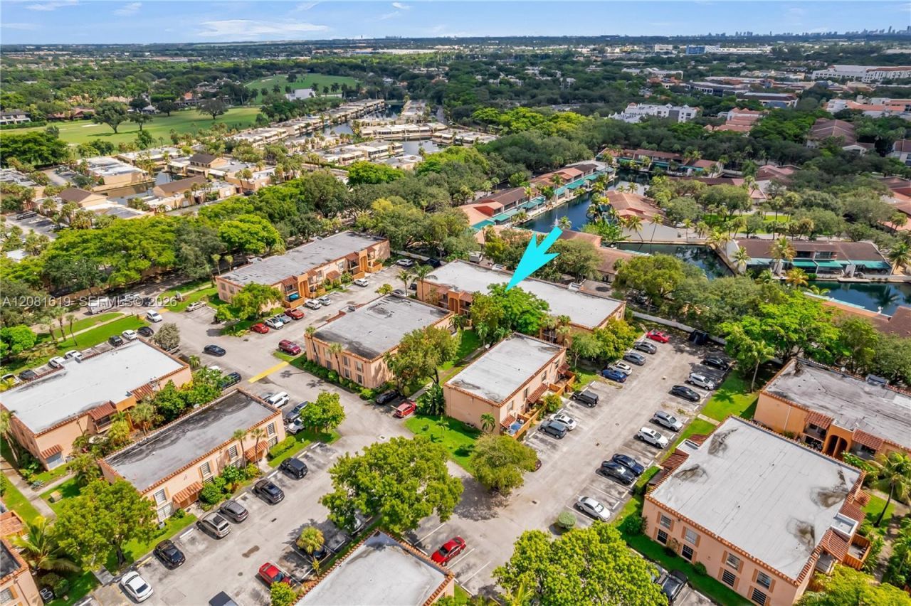 7110 Fairway Dr, Unit L12, Miami Lakes, FL 33014 Photo