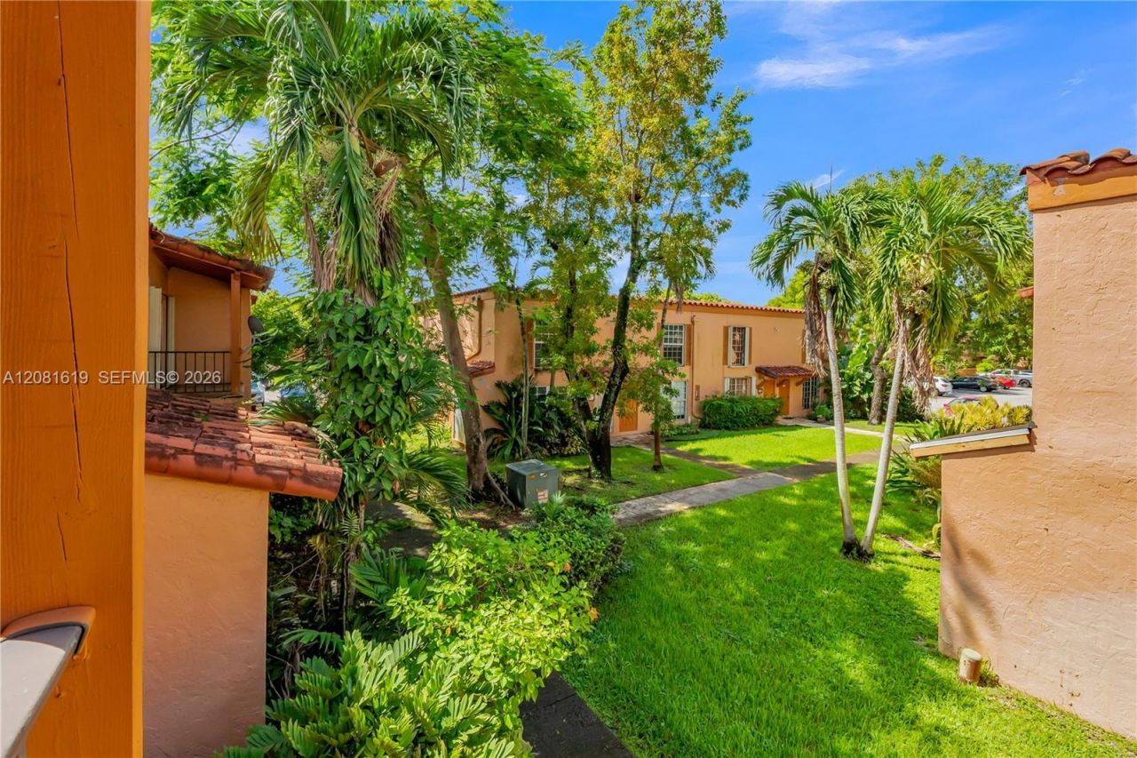 7110 Fairway Dr, Unit L12, Miami Lakes, FL 33014 Photo
