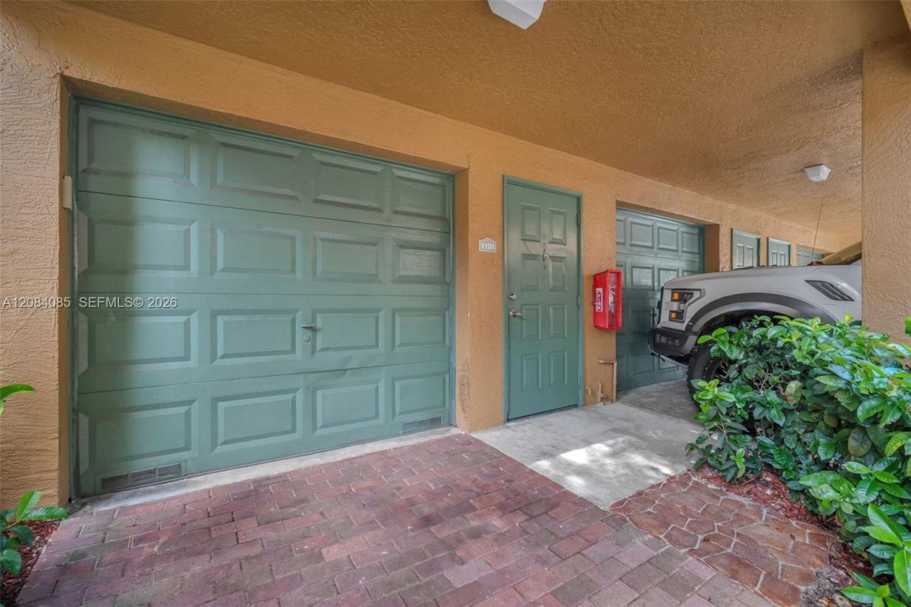 2931 NE 185th St, Unit 1101, Aventura, FL 33180 Photo