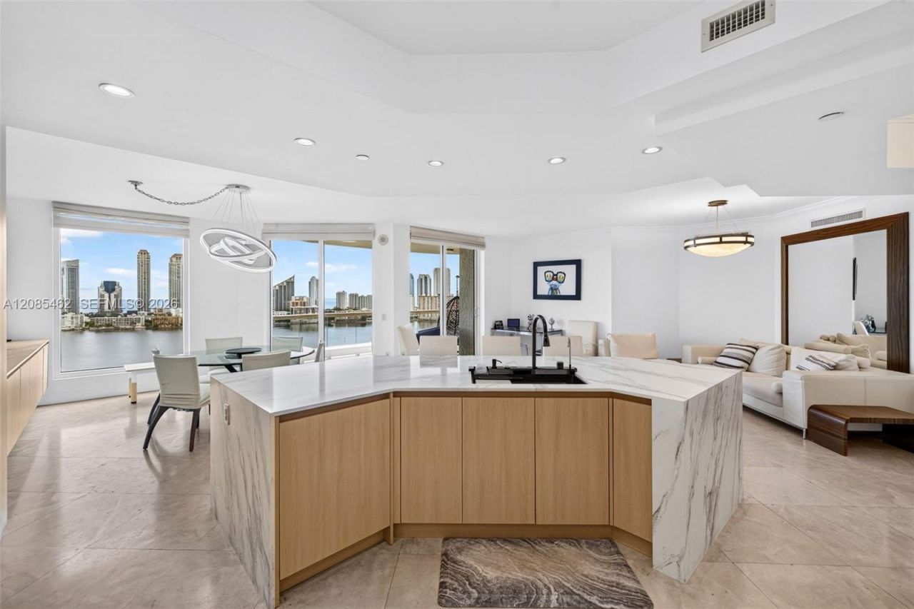 6000 Island Blvd, Unit 2104, Aventura, FL 33160 Photo
