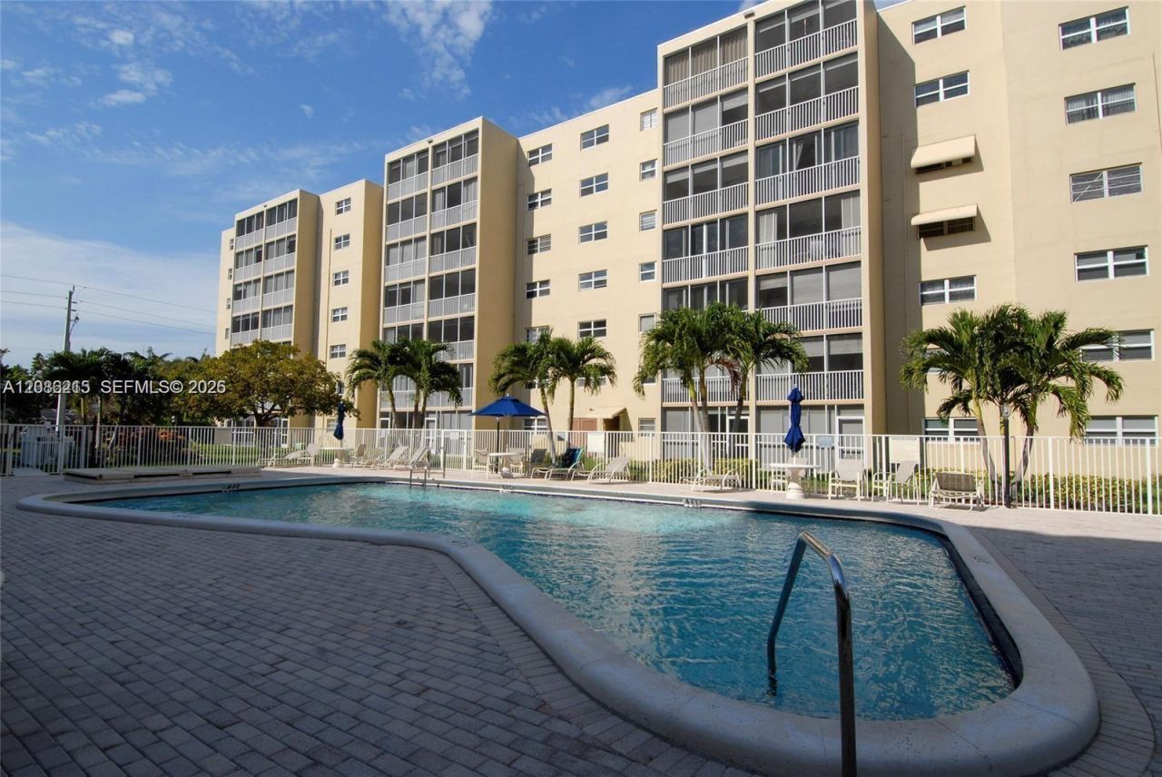 620 NE 12th Ave, Unit 107, Hallandale Beach, FL 33009 Photo