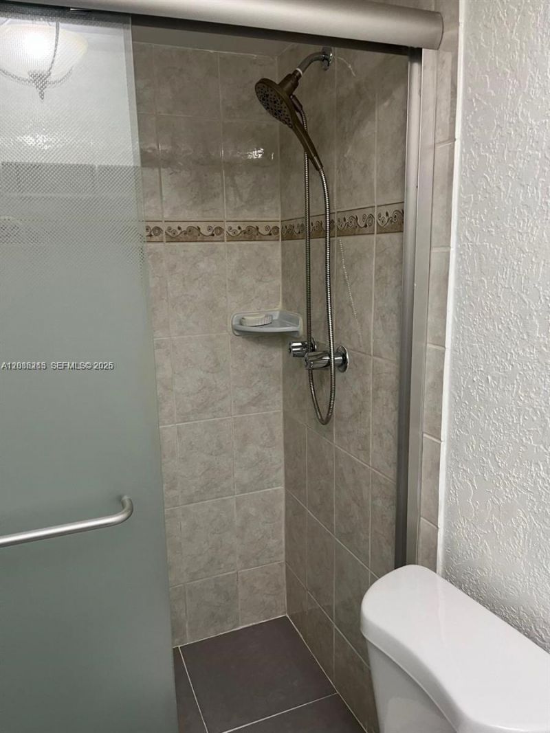 620 NE 12th Ave, Unit 107, Hallandale Beach, FL 33009 Photo