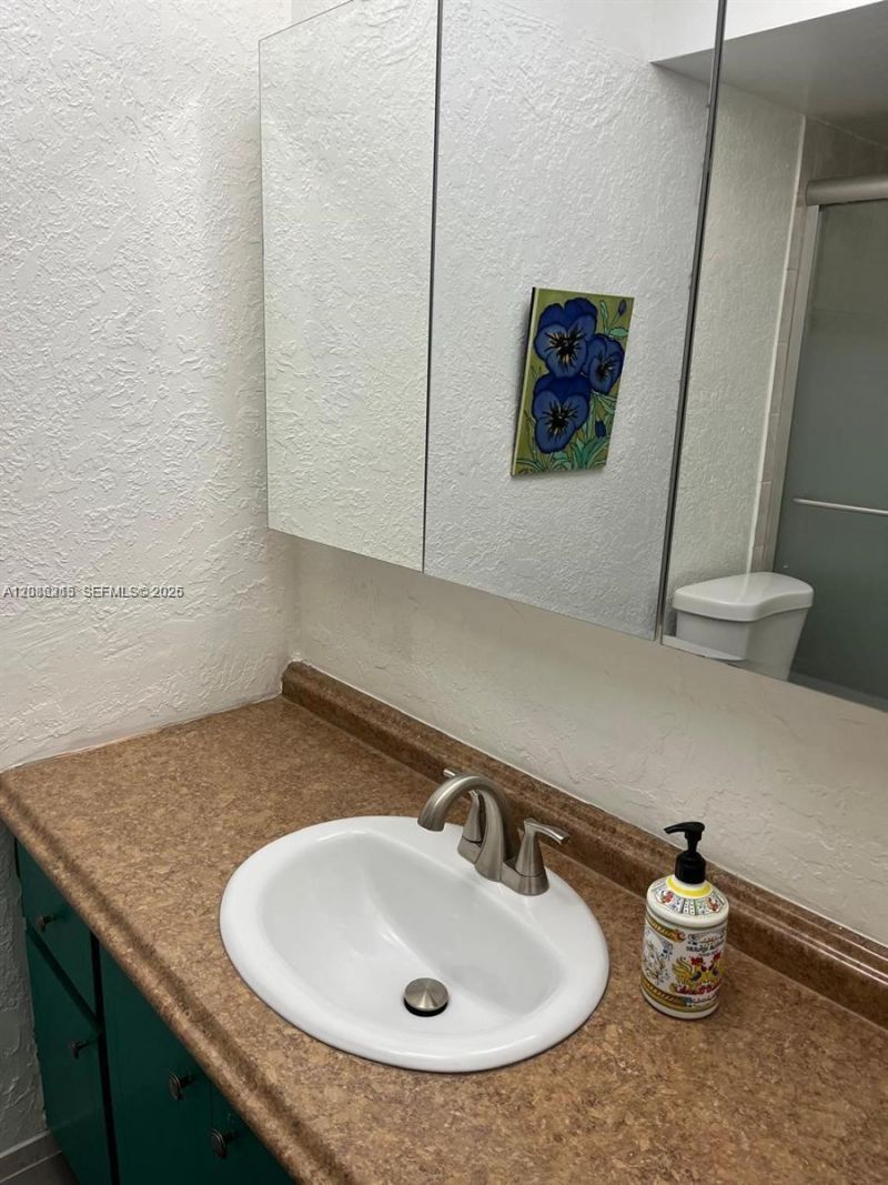 620 NE 12th Ave, Unit 107, Hallandale Beach, FL 33009 Photo