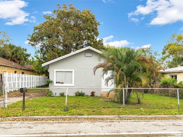 2828 NW 7th St , Unit n/a, Fort Lauderdale, FL 33311