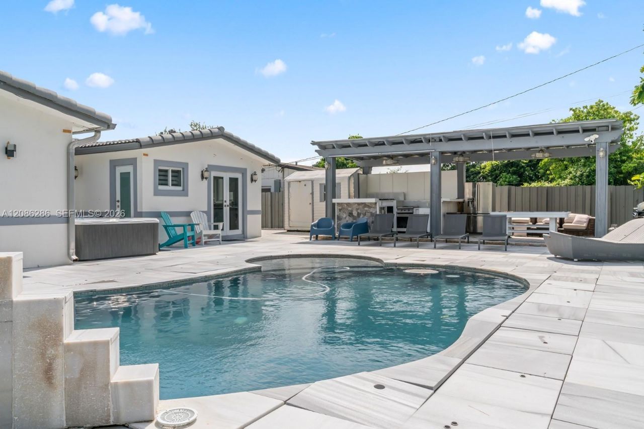 7843 NW 172nd St, Unit 1, Hialeah, FL 33015 Photo
