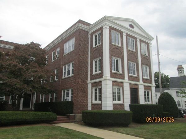 298 Main St., Unit 12, Wakefield, MA 01880