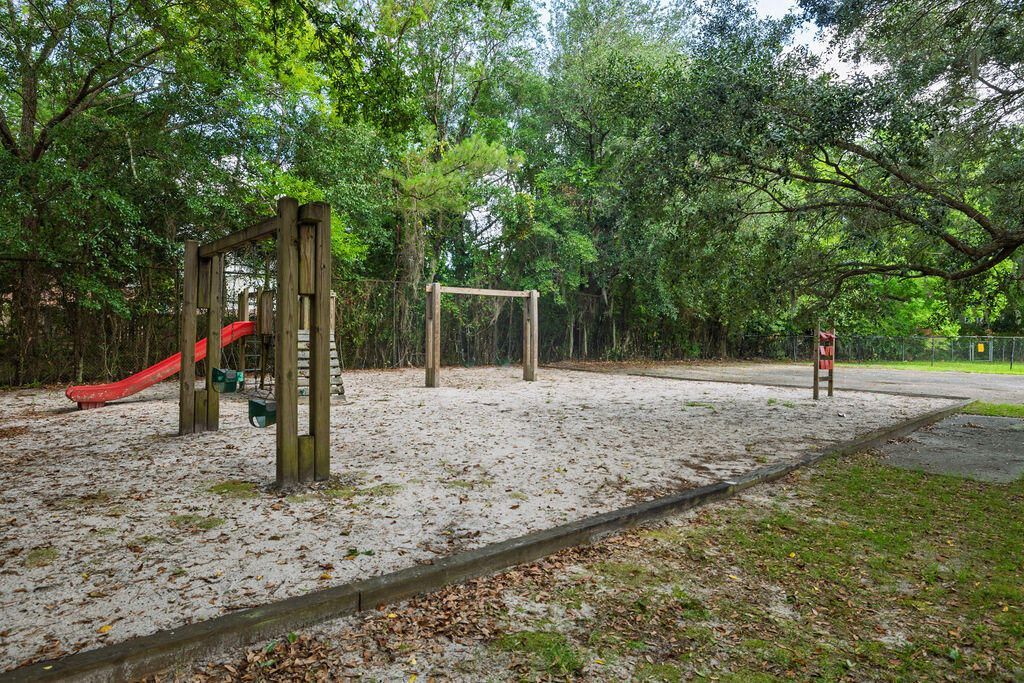 415 Parkdale Drive Photo 25