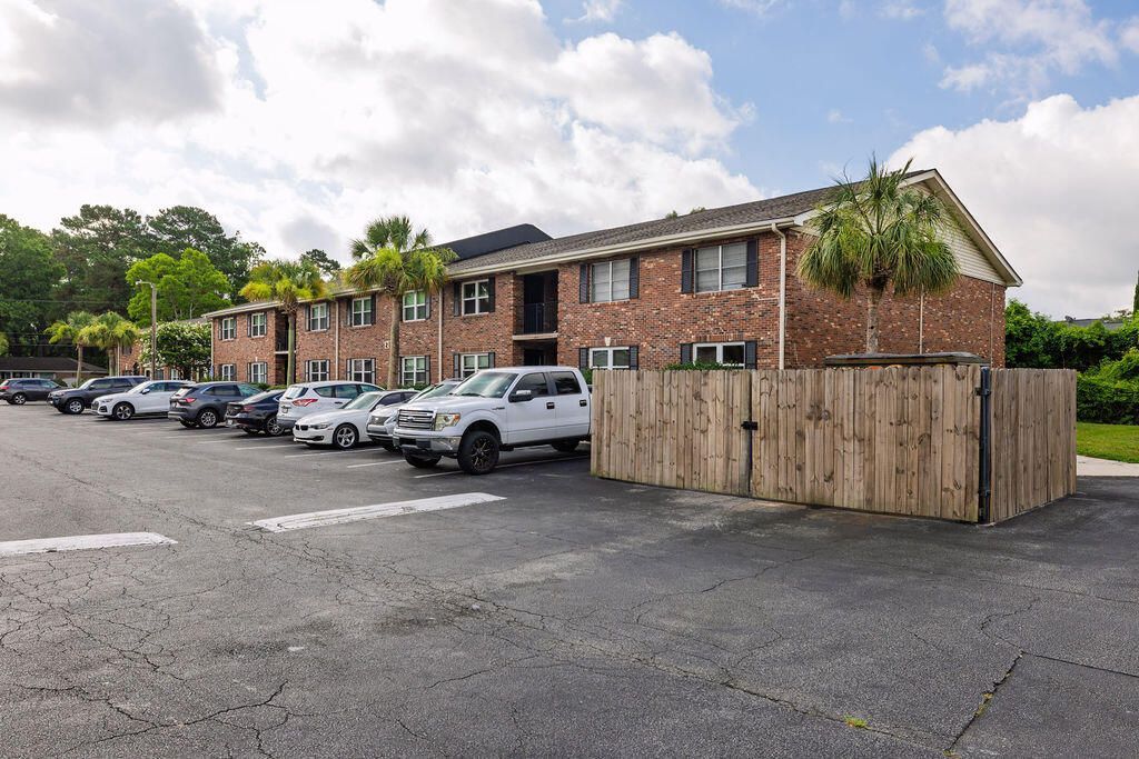415 Parkdale Drive Photo 4