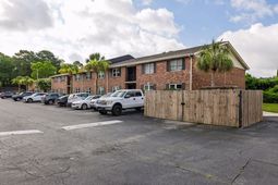 415 Parkdale Drive photo 4