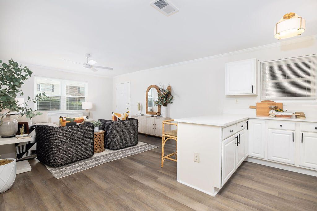415 Parkdale Drive Photo 6