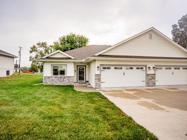109 S VINE Street, GLENWOOD, IA 51534