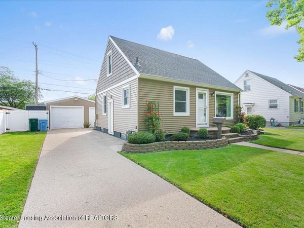 3139 Plymouth Drive, Lansing, MI 48910