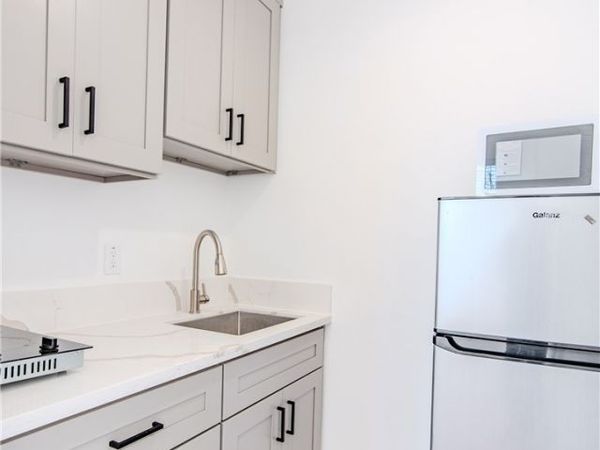 10691 McKeen Studio Street, Garden Grove, CA 92843