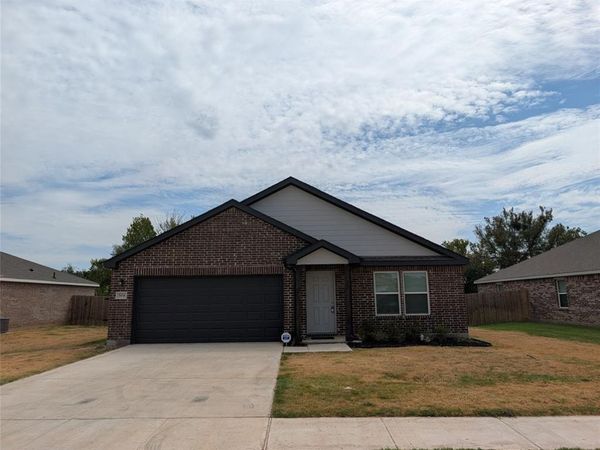 504 Jameson Street, Springtown, TX 76082