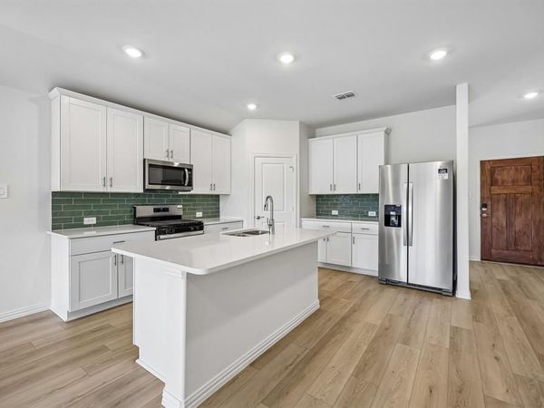 2107 Longchamp Lane , Seagoville, TX 75159