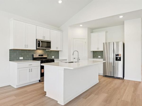2106 Longchamp Lane , Seagoville, TX 75159