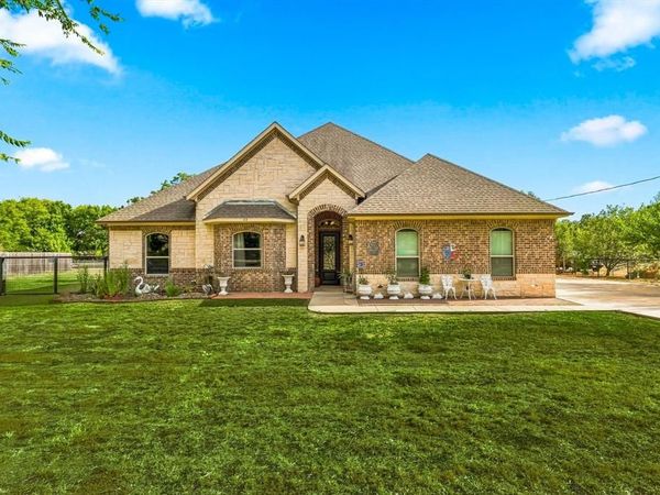 113 Silverwood Drive, Ovilla, TX 75154