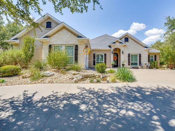 8528 Summerhill Lane , Cleburne, TX 76033