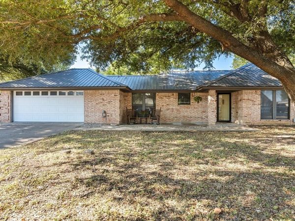 111 Wheeler Street, Glen Rose, TX 76043