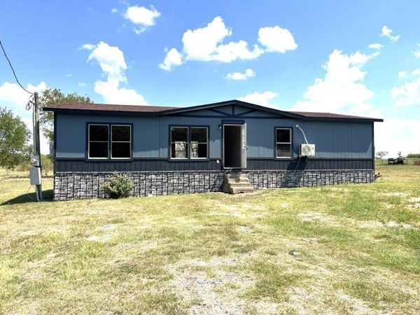 611 E Broadmore Avenue, Wills Point, TX 75169