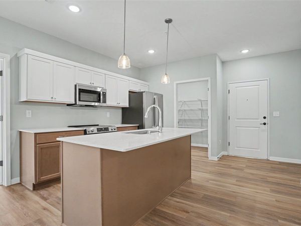 4428 Deer Creek Rd, Unit 210, Iowa City, IA 52246