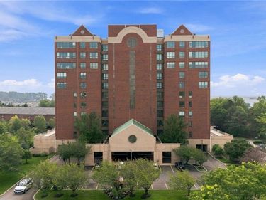 902 Admirals Walk , Unit 902, Buffalo, NY 14202