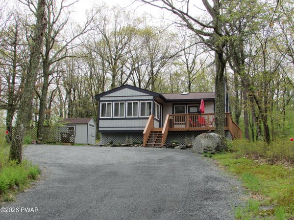 114 Gaskin Drive, Hawley, PA 18428
