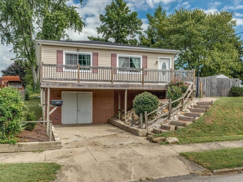 136 Hayward Avenue, Circleville, OH 43113 Photo 2