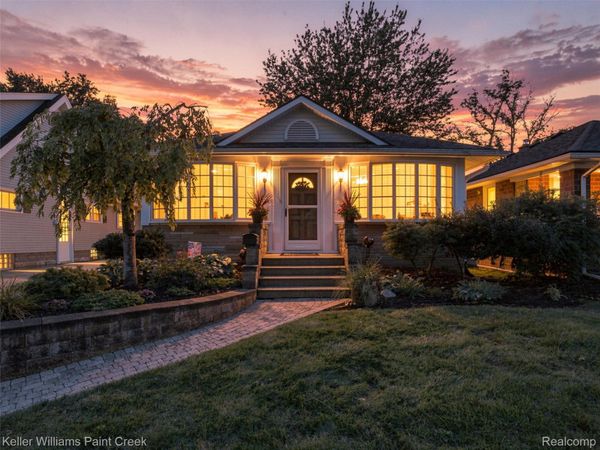 421 N Castell Avenue N, Rochester, Mi 48307