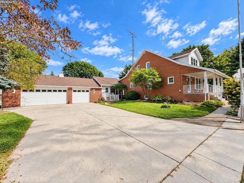 721 Laurel Avenue, Marblehead, OH 43440 Photo 2