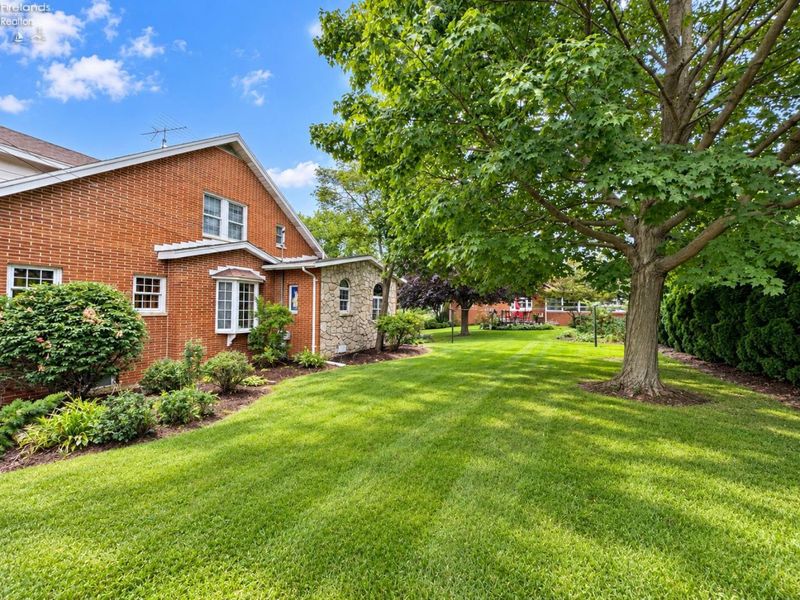 721 Laurel Avenue, Marblehead, OH 43440 Photo 38