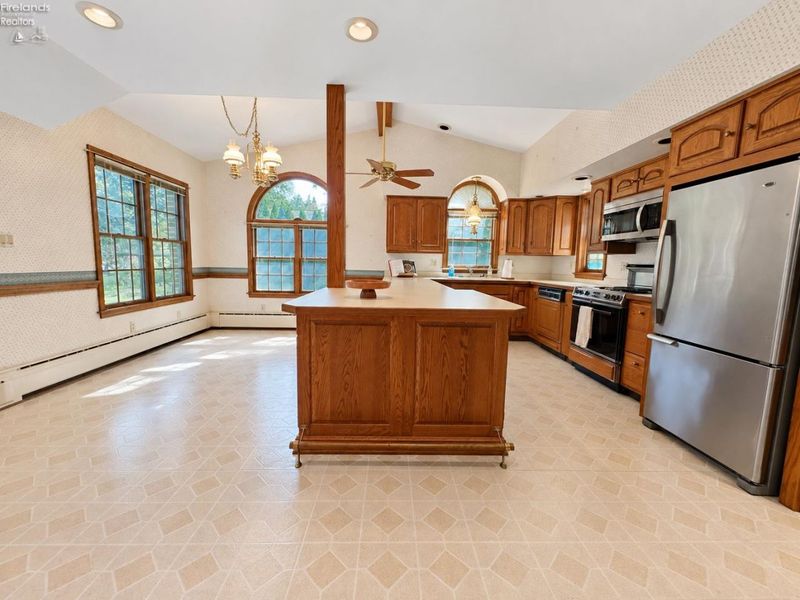 721 Laurel Avenue, Marblehead, OH 43440 Photo 9