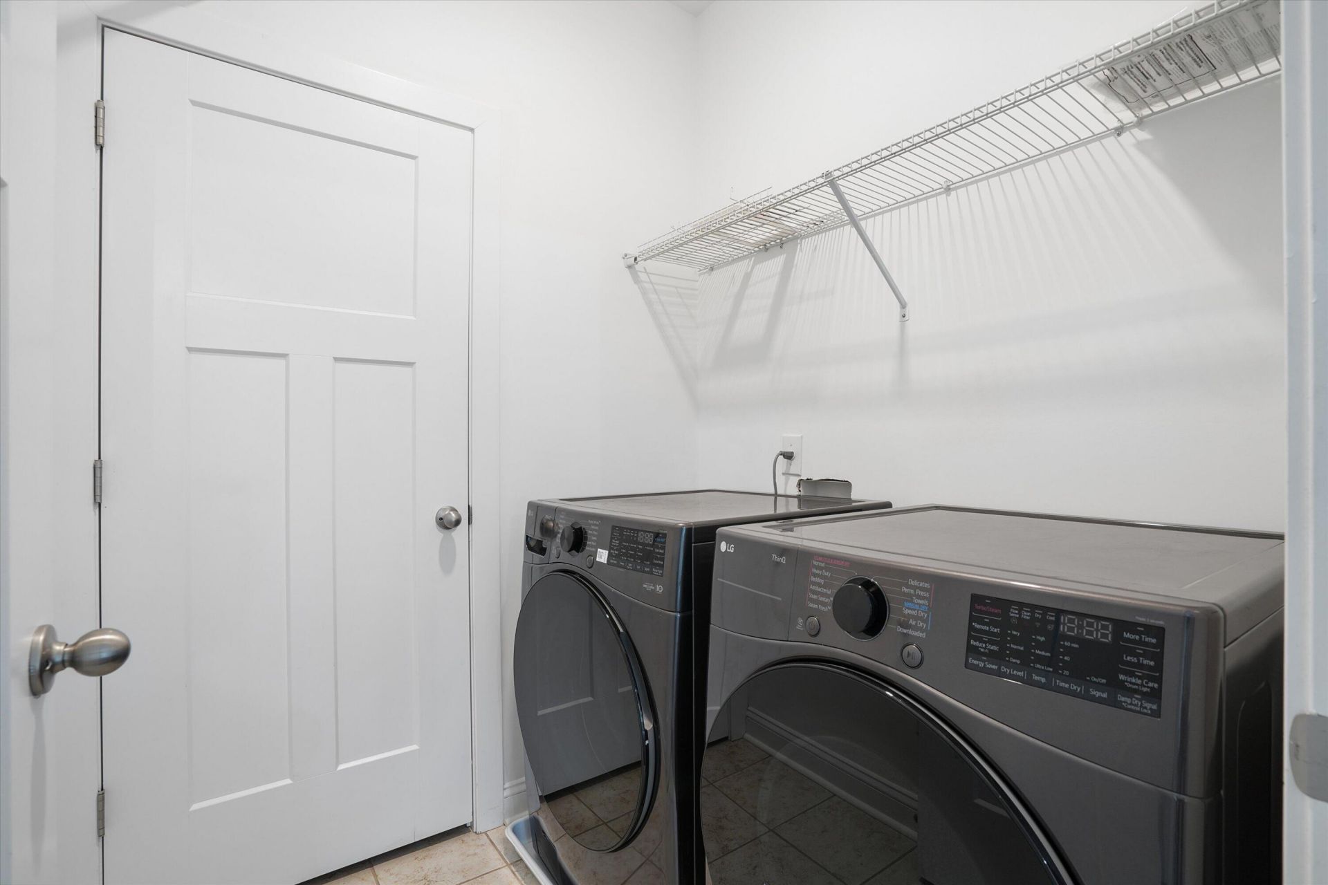 1300 Enfield Lane Photo 29
