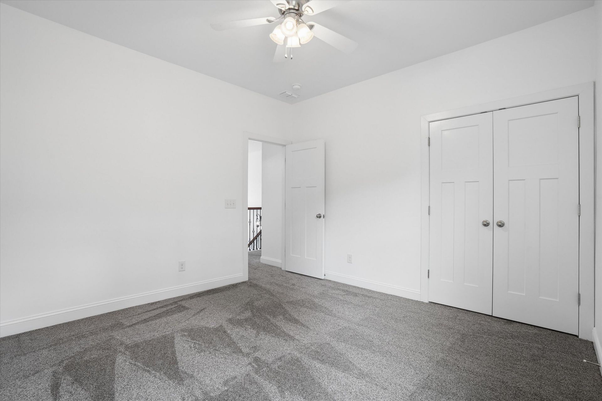1300 Enfield Lane Photo 31