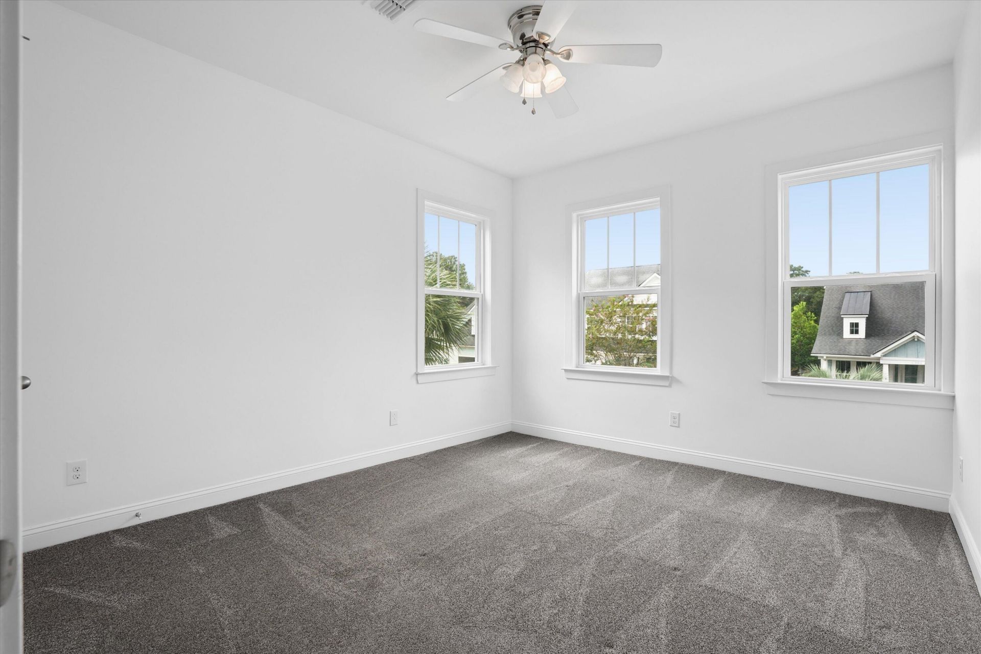 1300 Enfield Lane Photo 32