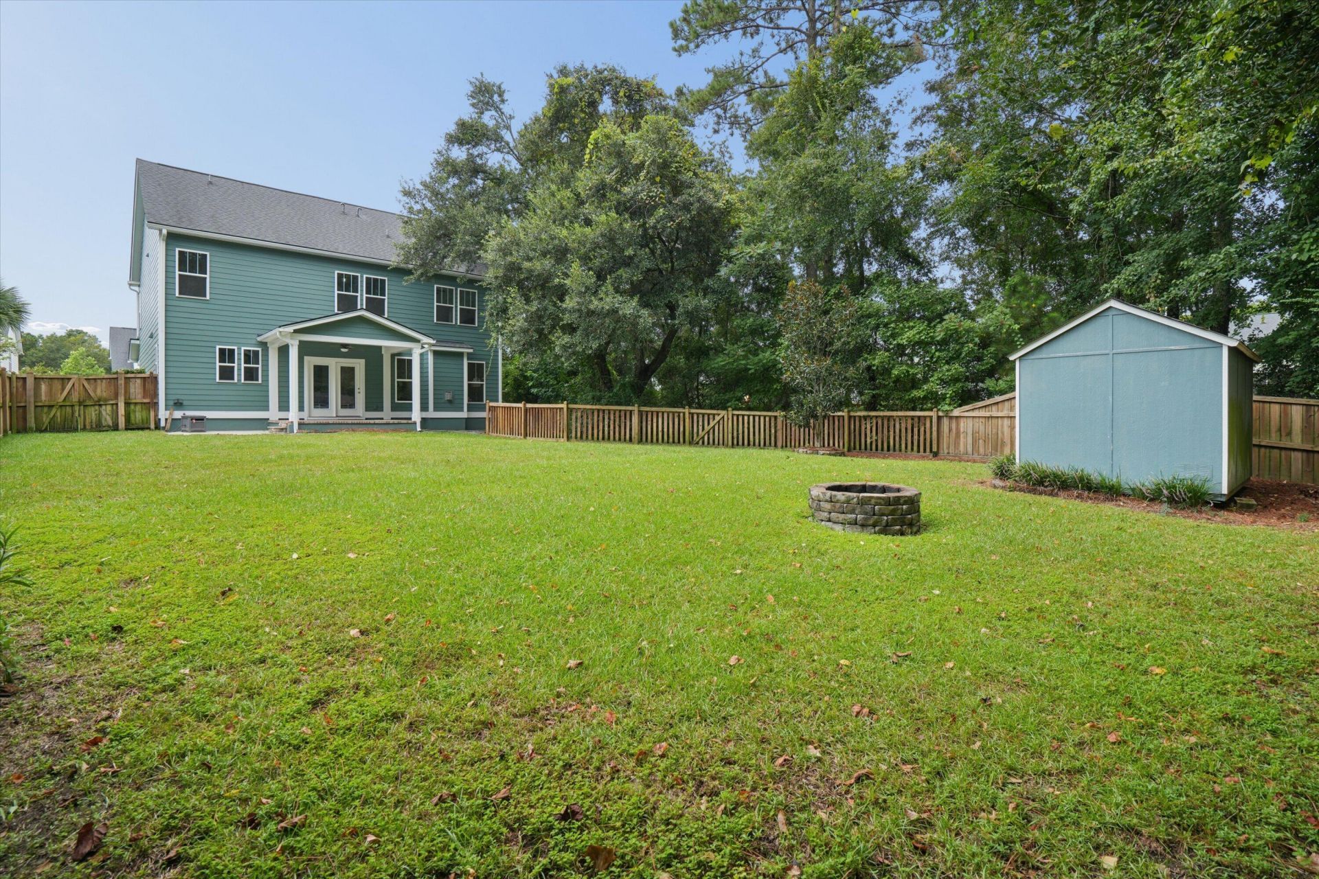 1300 Enfield Lane Photo 4