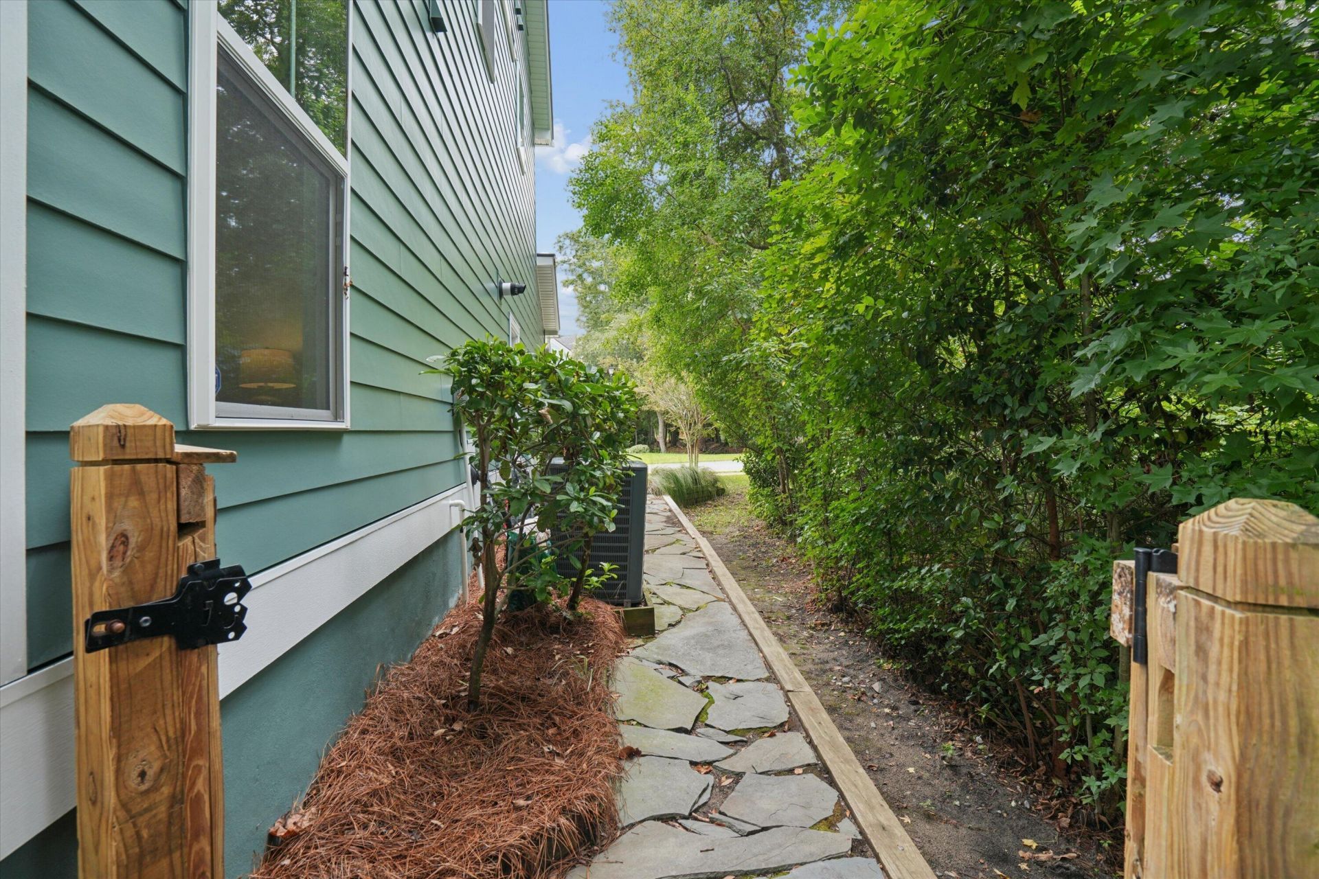 1300 Enfield Lane Photo 40