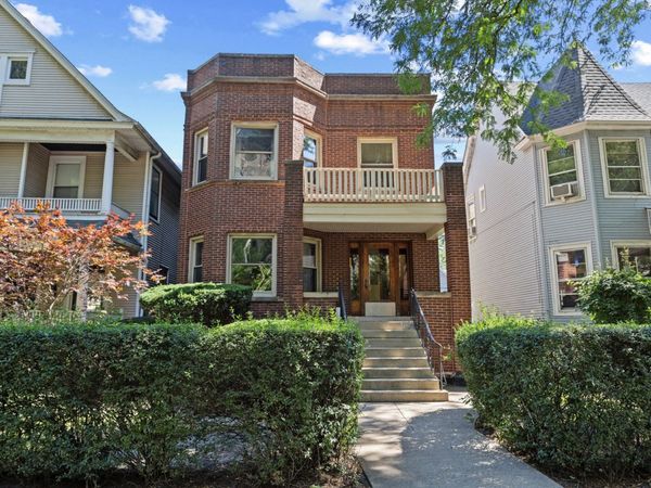 1515 W Granville Avenue , Chicago, IL 60660