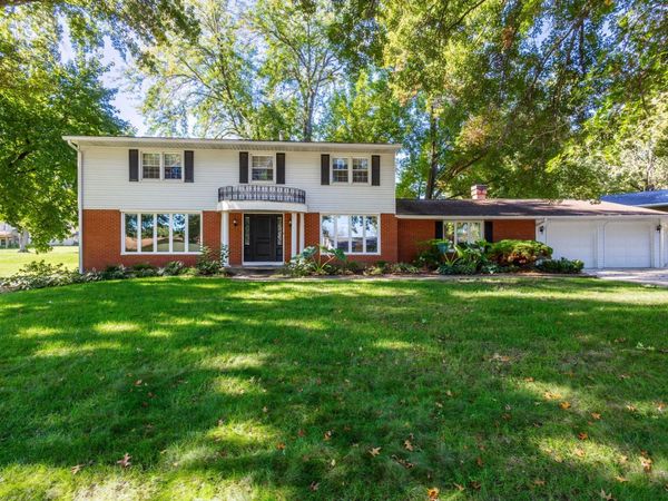 5079 Coachman Road, Bettendorf, IA 52722