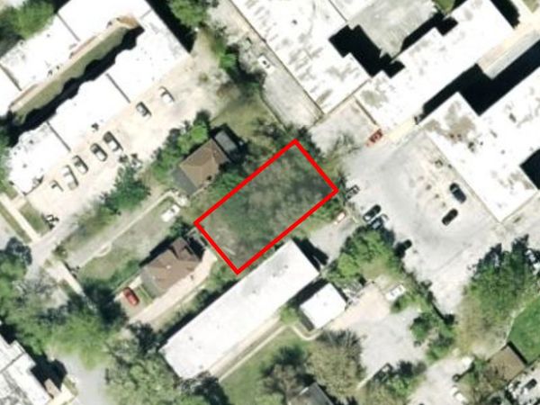 7631 S Coles Avenue , Chicago, IL 60649