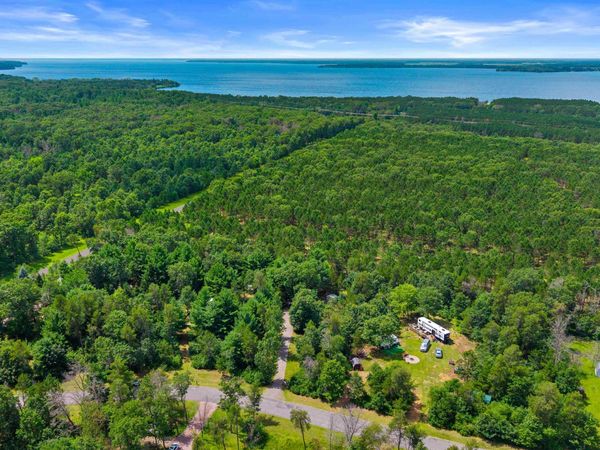 406 Sir Winston Trail, Nekoosa, WI 54457