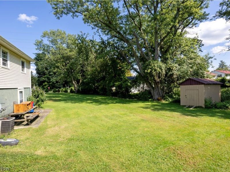 1073 Fir Drive, Mansfield, OH 44906 Photo 4